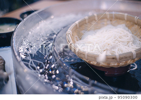 鹿児島の指宿にある唐船峡で食べるそうめん 95090300
