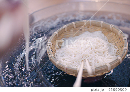 鹿児島の指宿にある唐船峡で食べるそうめん 95090309