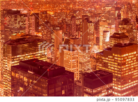 View of New York Manhattan during sunset hours 95097833