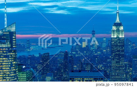 Night view of New York Manhattan during sunset Night view of New York Manhattan during sunset 95097841