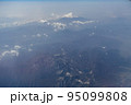 空から見た美しい富士山 95099808
