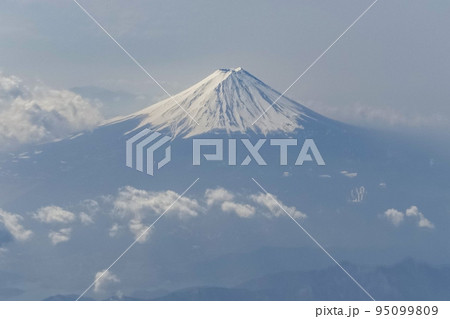 空から見た美しい富士山 空から見た美しい富士山 95099809