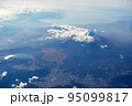 空から見た美しい富士山 95099817