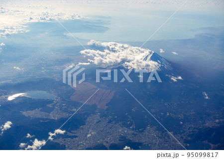 空から見た美しい富士山 空から見た美しい富士山 95099817