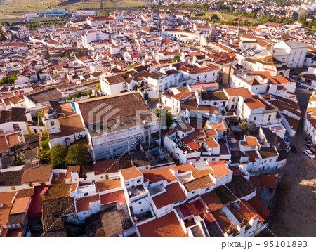 Aerial view of Elvas, Portugal 95101893