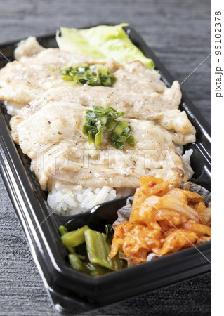 美味しい韓国焼肉、サムギョプサル弁当 美味しい韓国焼肉、サムギョプサル弁当 95102378