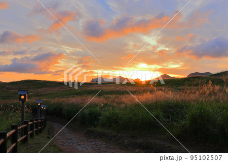 曾爾高原の風景 95102507