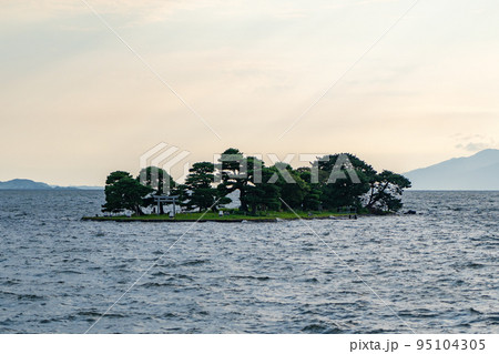 宍道湖 嫁ヶ島(島根県松江市) 宍道湖 嫁ヶ島(島根県松江市) 95104305