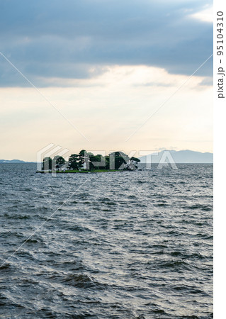 宍道湖 嫁ヶ島(島根県松江市) 宍道湖 嫁ヶ島(島根県松江市) 95104310