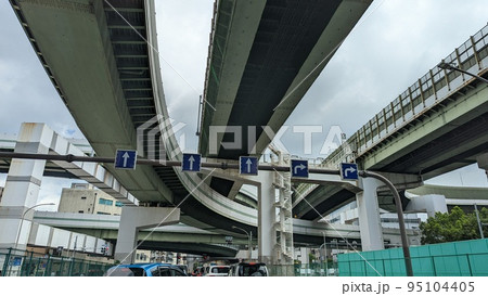 大阪の高速道路 95104405