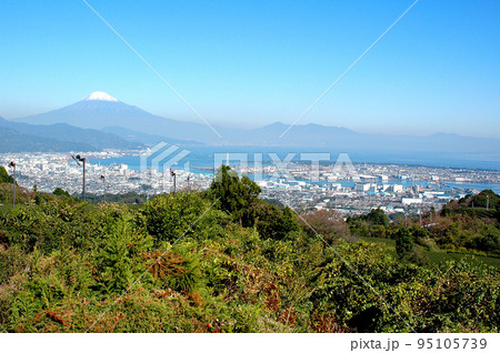 絶景、日本平から見た富士山 95105739
