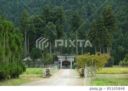 京北の山国神社 95105846