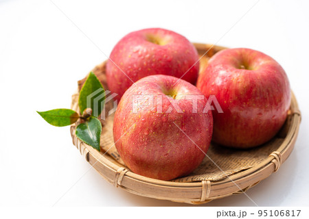 とっても甘い りんご（ りんご ） 林檎 95106817