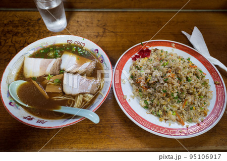 とても美味しい日本の中華そば 95106917