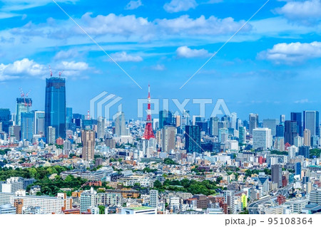 東京風景　2022年10月　東京タワーと高層ビル群 95108364