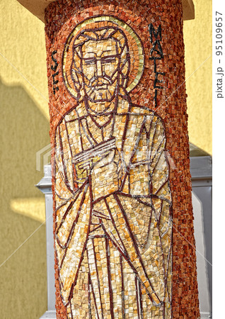 Mosaic of Saint Mark apostle on a column Mosaic of Saint Mark apostle on a column 95109657
