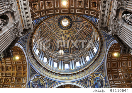 Murals, mosaic and paintings on the ceiling of the Saint Peter basilica in Vatican 95110644