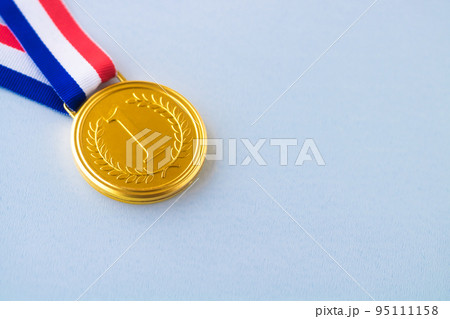 優勝の金メダル 95111158