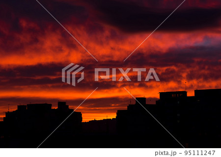 Sunrise in the city 95111247