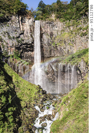 青空と華厳の滝 青空と華厳の滝 95112786
