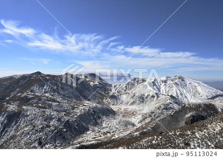 くじゅう連山三俣山からの冬景色 95113024