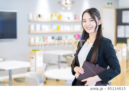 女性 ビジネス ビジネスマン オフィス 女性 ビジネス ビジネスマン オフィス 95114015