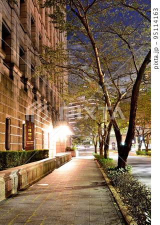 日本銀行本店  旧館の夜景 95114163