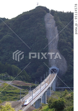 開業した西九州新幹線・長崎・武雄温泉を結ぶN700S「かもめ」6 開業した西九州新幹線・長崎・武雄温泉を結ぶN700S「かもめ」6 95114578