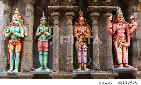 Sculptures of Hindu God and Goddess on the Paramapadha Vasal, Sri Ranganathaswamy Temple, Srirangam, Trichy, Tamil Nadu, India Sculptures of Hindu God and Goddess on the Paramapadha Vasal, Sri Ranganathaswamy Temple, Srirangam, Trichy, Tamil Nadu, India 95116466
