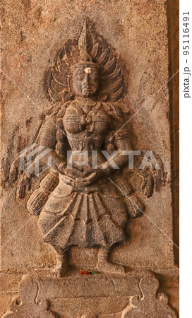 Dancing Sculpture of Hindu Goddess on Pillar of Sri Ranganathaswamy Temple, Srirangam, Trichy, Tamil Nadu, India 95116491