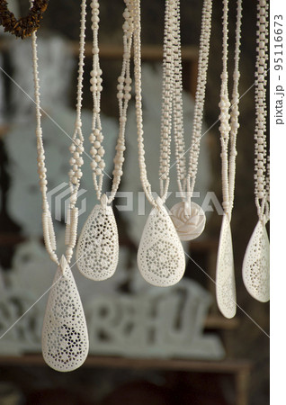 Necklaces made of marble , Bedaghat , Madhya Pradesh , India Necklaces made of marble , Bedaghat , Madhya Pradesh , India 95116673