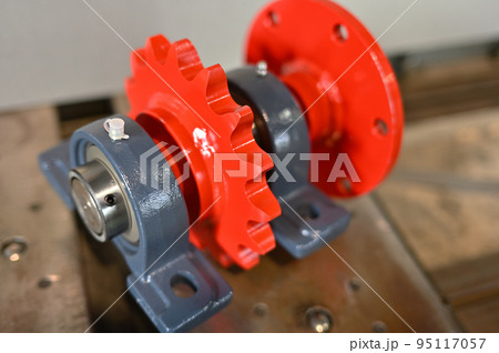 製造業　製造設備　工場　ベアリングユニット　スプロケット　部品交換　設備メンテナンス 95117057