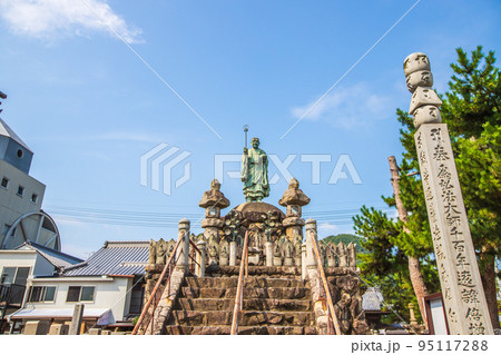 香川県　総本山善通寺の風景 95117288