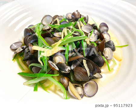 中国家庭料理・姜葱海瓜子(しじみの葱生姜炒め) 中国家庭料理・姜葱海瓜子(しじみの葱生姜炒め) 95117923