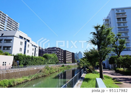 相鉄線 星川駅 北口の景色 相鉄線 星川駅 北口の景色 95117982