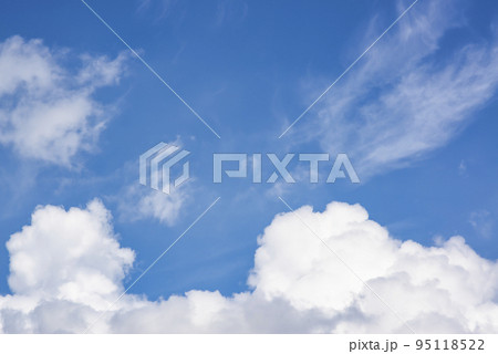 夏空と雲　横浜 95118522