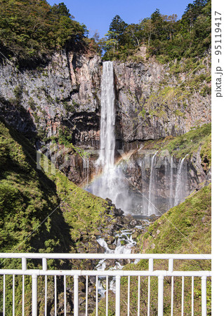 青空と華厳の滝 青空と華厳の滝 95119417