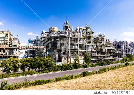 埼玉県戸田市 荒川水循環センターの日本最大規模プラントと青空 埼玉県戸田市 荒川水循環センターの日本最大規模プラントと青空 95119494