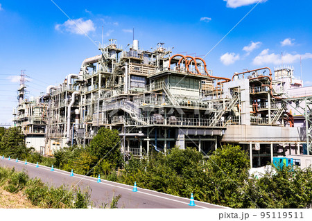 埼玉県戸田市 荒川水循環センターの日本最大規模プラントと青空 埼玉県戸田市 荒川水循環センターの日本最大規模プラントと青空 95119511