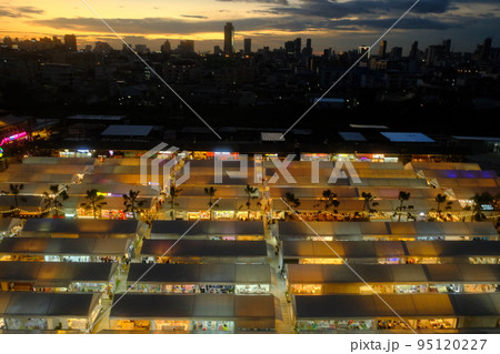 ザ・ワン・ラチャダーナイトマーケット ザ・ワン・ラチャダーナイトマーケット 95120227