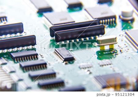 プリント基板と半導体などの電子部品 プリント基板と半導体などの電子部品 95121304