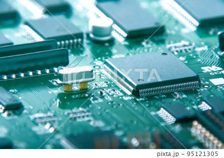 プリント基板と半導体などの電子部品 プリント基板と半導体などの電子部品 95121305