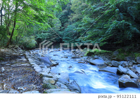 那須塩原市の秘境　スッカン沢の鹿俣川／栃木県 95122111