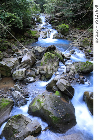 那須塩原市の秘境 スッカン沢のエメラルドブルーの鹿股川 那須塩原市の秘境 スッカン沢のエメラルドブルーの鹿股川 95122609