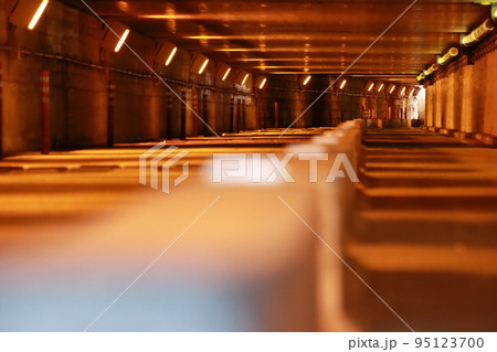 高輪橋架道橋　【東京都港区高輪にて2020年2月撮影】 95123700