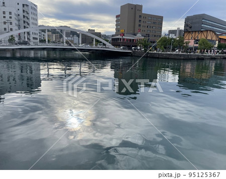 海に面する観光地 海に面する観光地 95125367