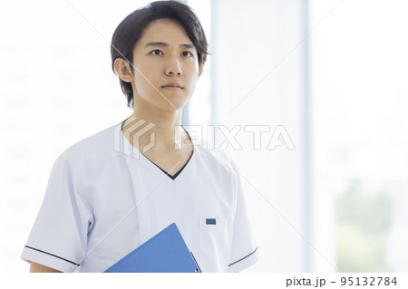 白衣 男性 医師 看護師 95132784