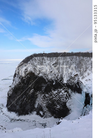 北海道 斜里 宇登呂灯台とフレぺの滝 北海道 斜里 宇登呂灯台とフレぺの滝 95133315