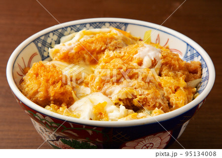 カキフライ丼 カキフライ丼 95134008
