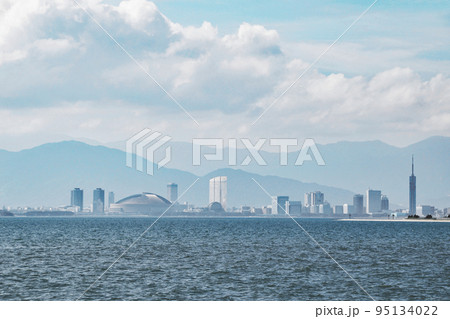 福岡ドームと福岡タワーの見える風景 福岡ドームと福岡タワーの見える風景 95134022